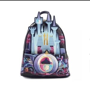 👑Cinderellas 🏰 Castle Disney LOUNGEFLY backpack - NWT
